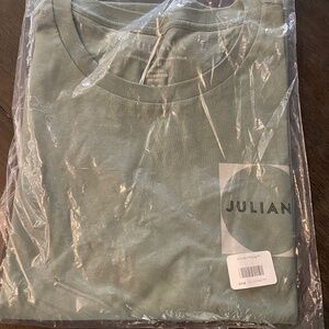 Juliana bike accessories  one shirt and one hat